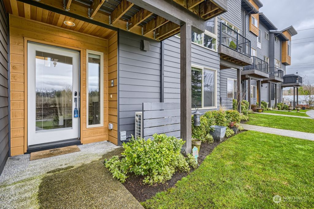Photo of 18256 73rd Avenue NE #105, Kenmore, WA 98028 (MLS # 2030084)