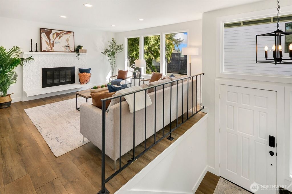 Photo of 736 N 104th Street, Seattle, WA 98133 (MLS # 2481532)