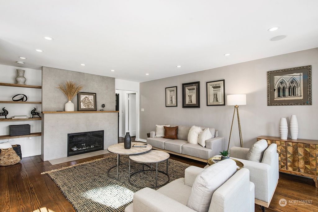 Photo of 12400 42nd Avenue NE, Seattle, WA 98125 (MLS # 2057309)