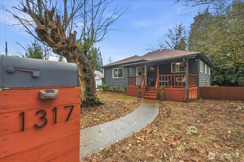 Photo of 1317 W Main Street, Centralia, WA 98531 (MLS # 2459844)