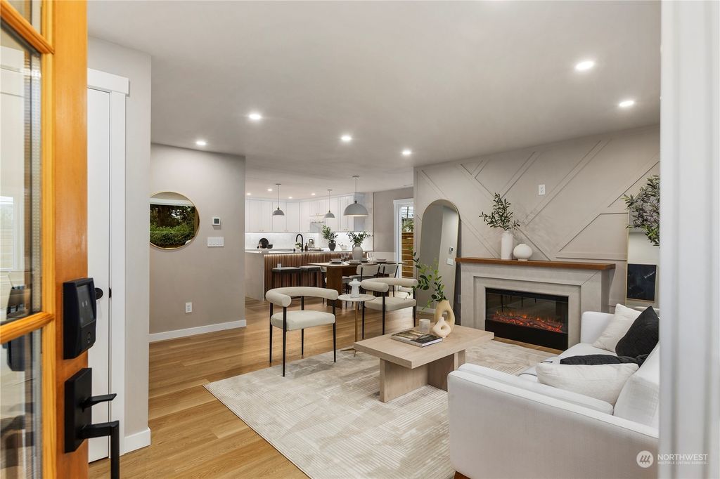 Photo of 528 N 100th Street, Seattle, WA 98133 (MLS # 2325617)