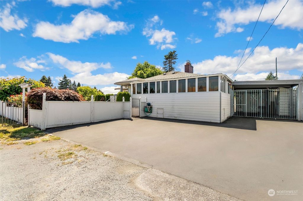 Photo of 9657 18th Avenue SW, Seattle, WA 98106 (MLS # 2191026)