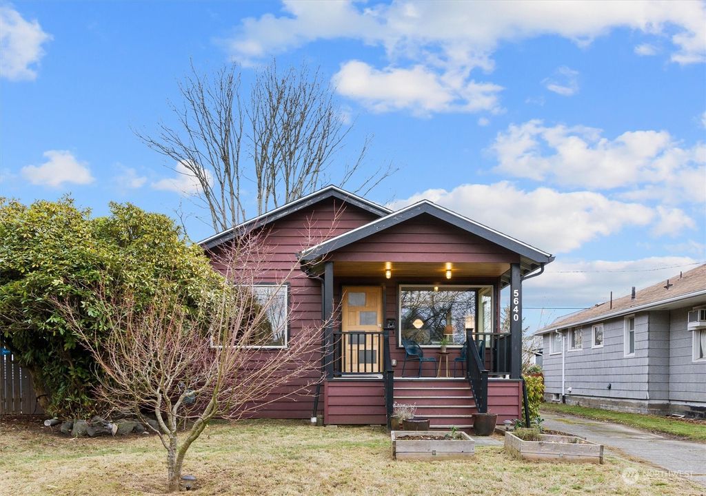 Photo of 5640 35th Avenue SW, Seattle, WA 98126 (MLS # 2041081)