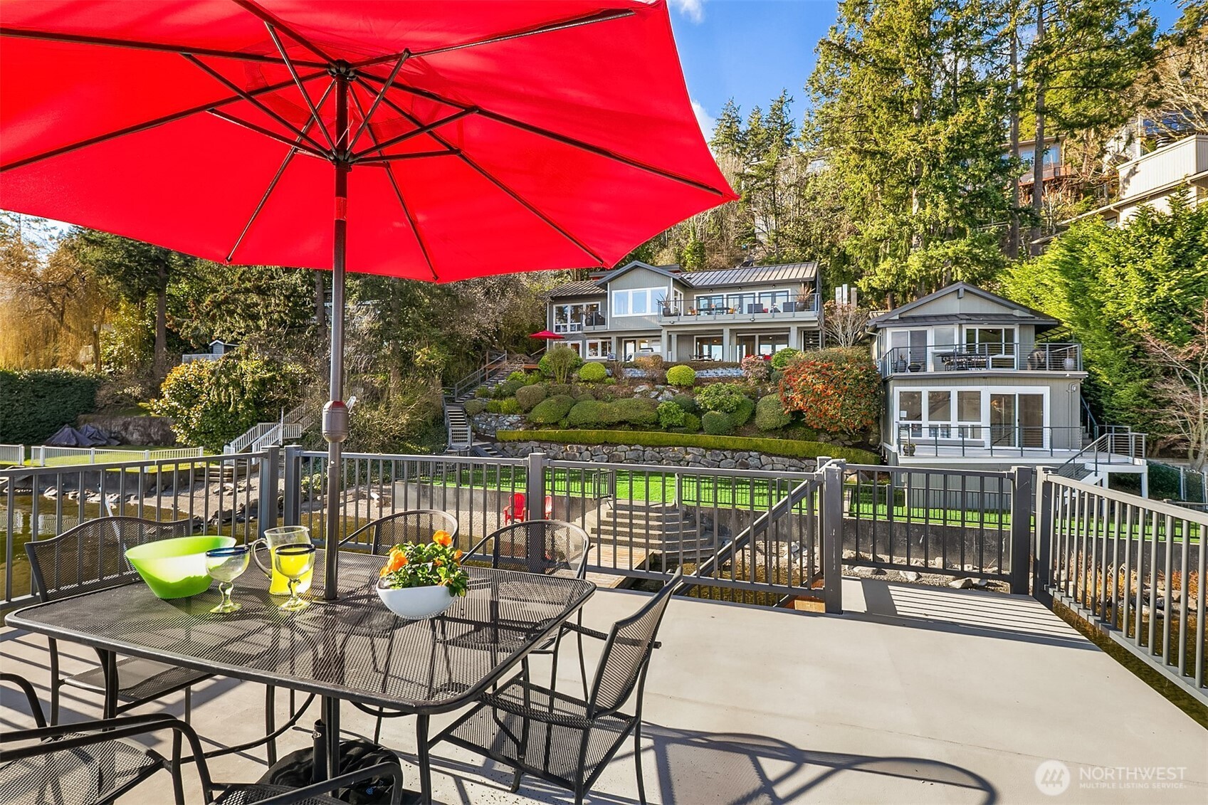 650 Lake Sammamish Lane NE