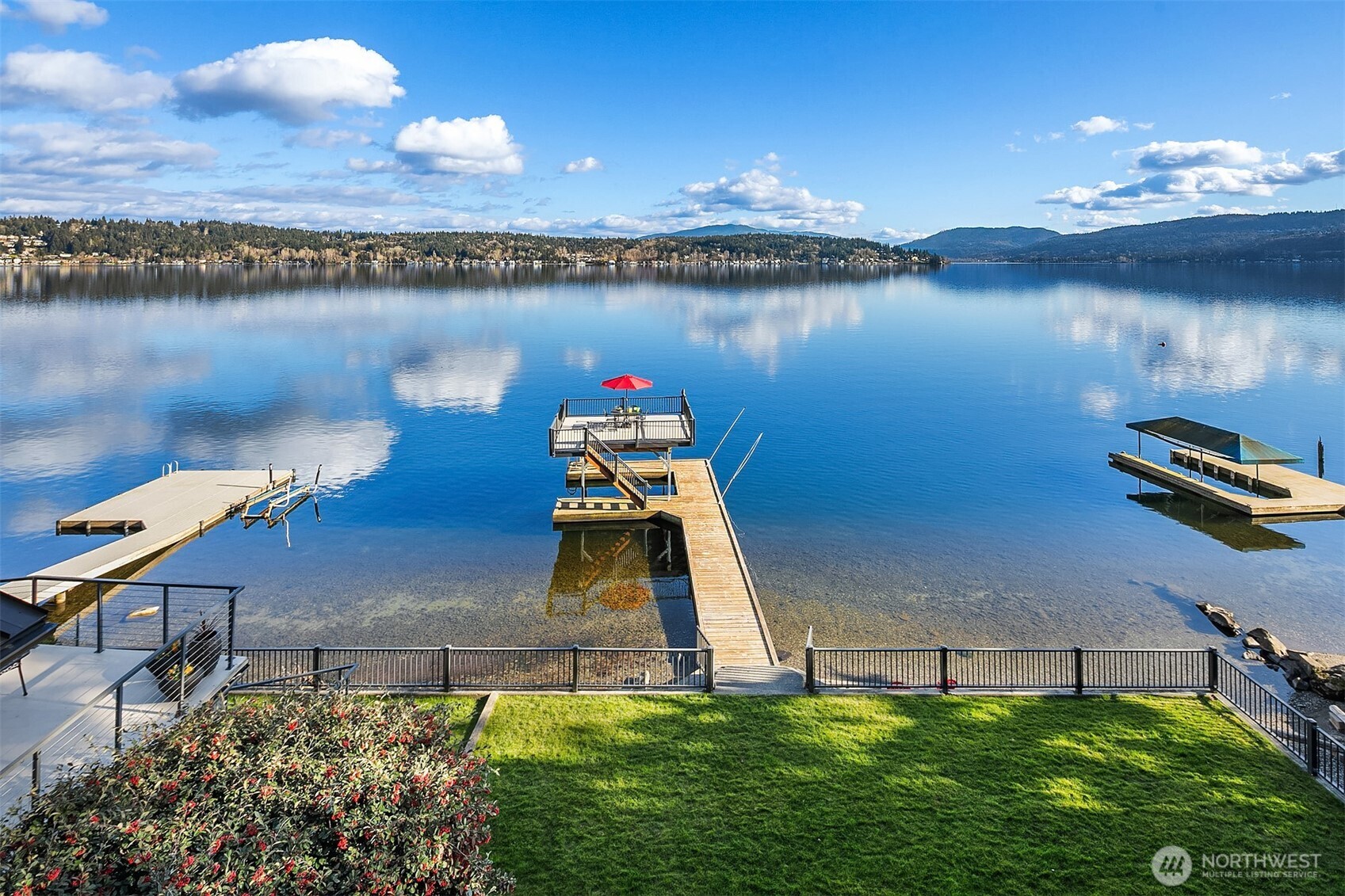 650 Lake Sammamish Lane NE