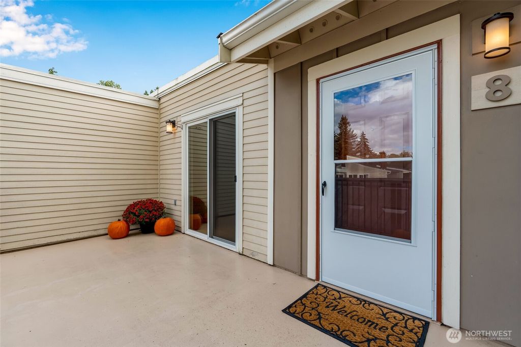 Photo of 12712 NE 120th Street #G8, Kirkland, WA 98034 (MLS # 2440104)