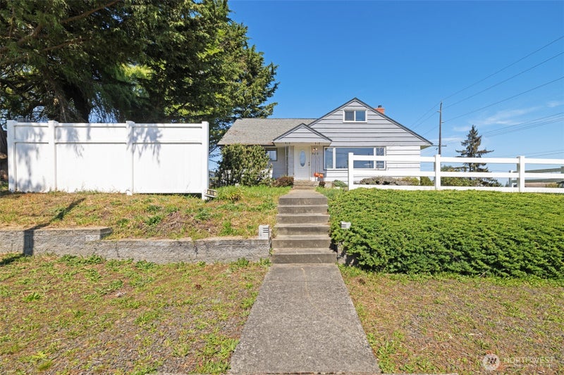 905 W 11th Street