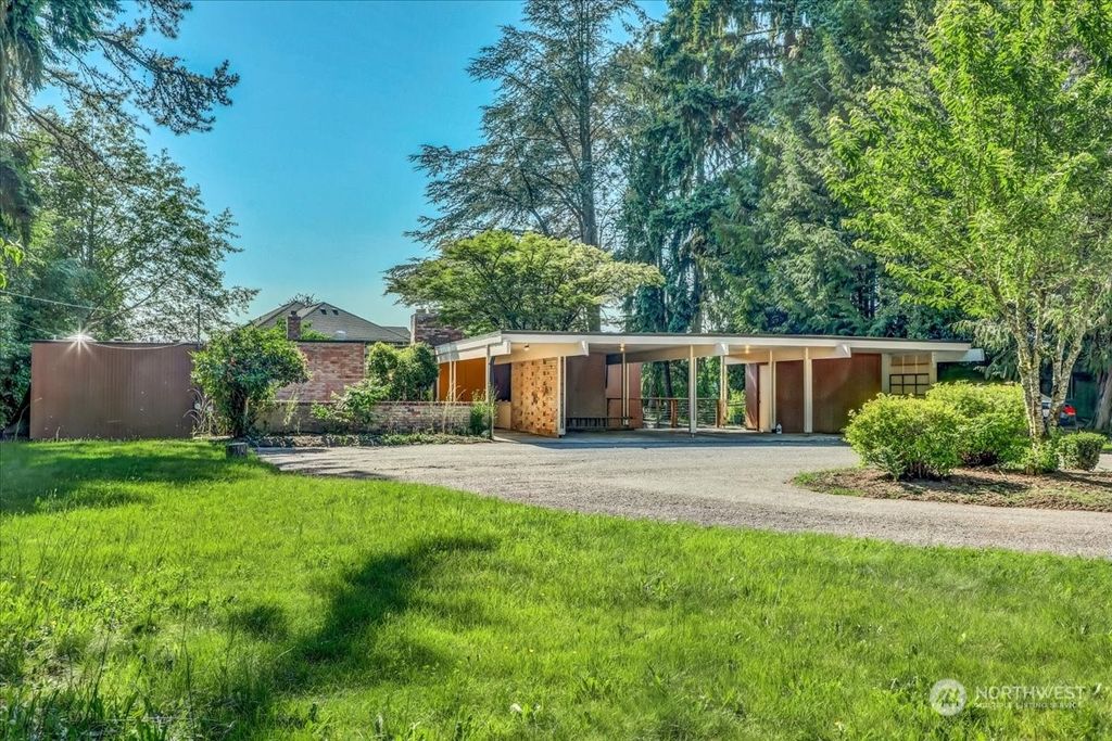 Photo of 17823 88th Avenue NE, Bothell, WA 98011 (MLS # 2132017)