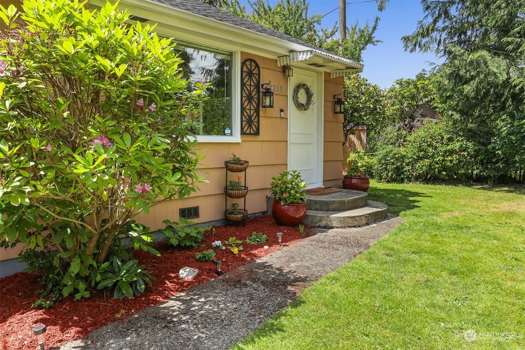 Photo of 12219 Densmore Avenue N, Seattle, WA 98133 (MLS # 2253151)