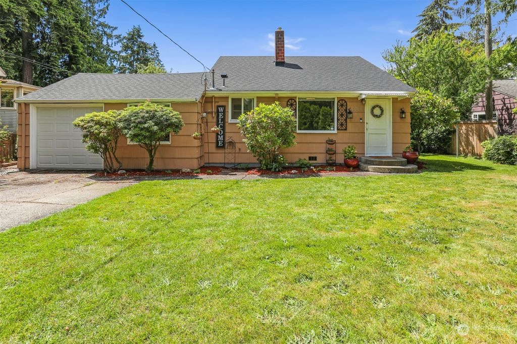 Photo of 12219 Densmore Avenue N, Seattle, WA 98133 (MLS # 2253151)