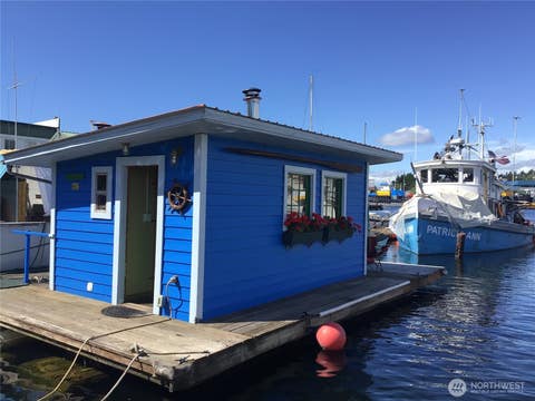 Photo of 624 W Ewing Street, Seattle, WA 98119 (MLS # 2566461)
