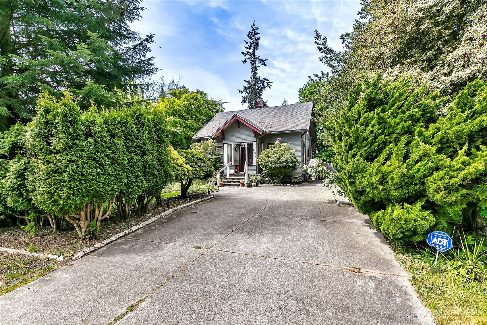 7124 Olympic Dr Drive