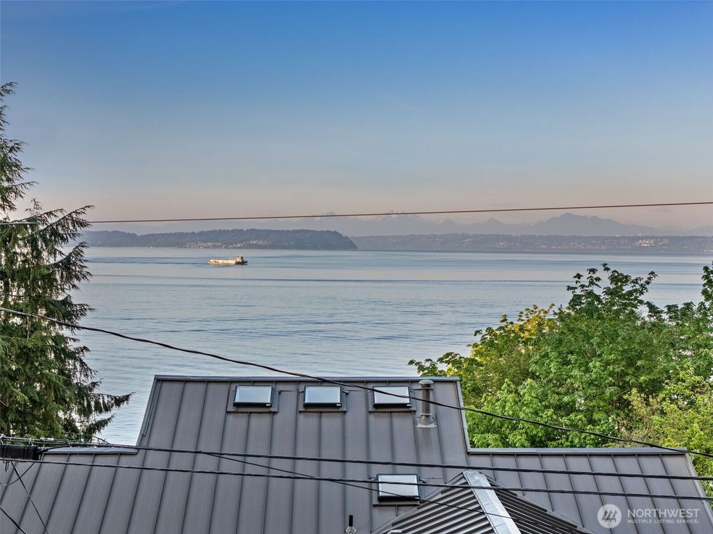 Photo of 31698 Sunrise Beach Court NE, Kingston, WA 98346 (MLS # 2518309)