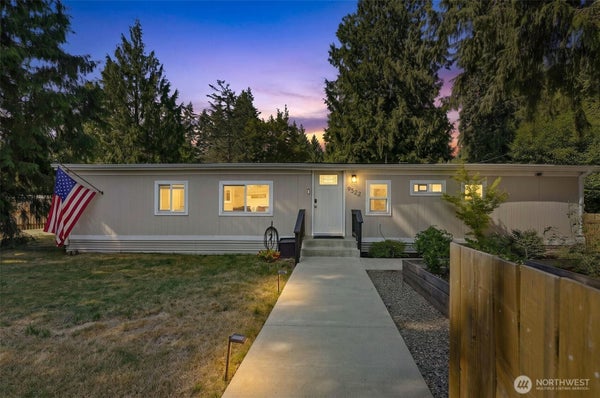 9522 203RD AVE E, BONNEY LAKE, WA 98391 - Image ed321a84c8e7e958ec9f1b50077d5dca/3442780384