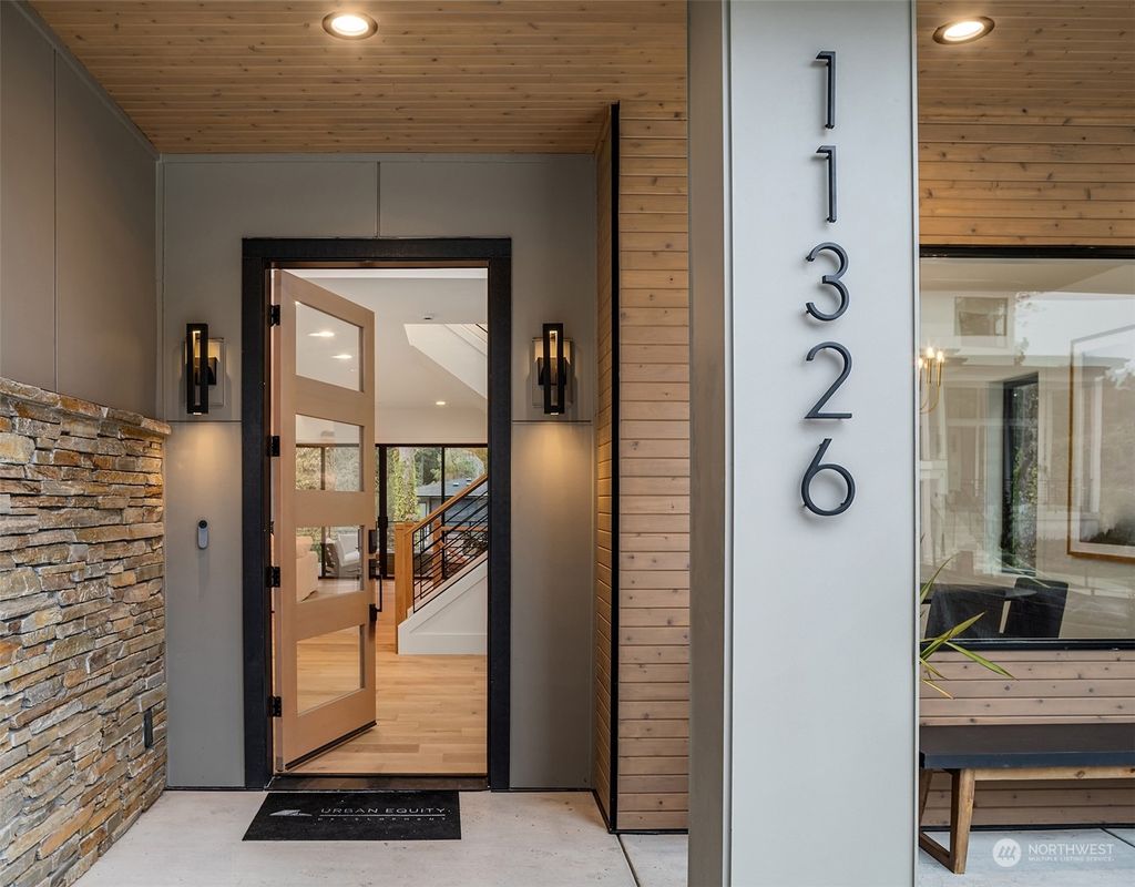 Photo of 11326 113th Place NE, Kirkland, WA 98033 (MLS # 2308282)