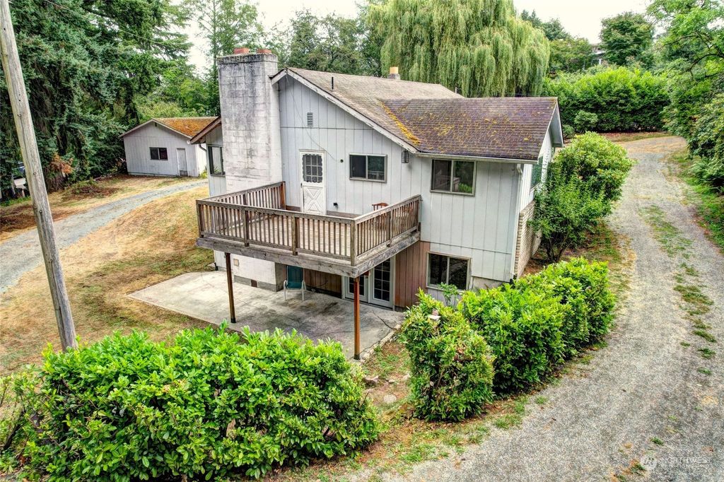 Photo of 16127 88th Avenue NE, Kenmore, WA 98028 (MLS # 2144570)