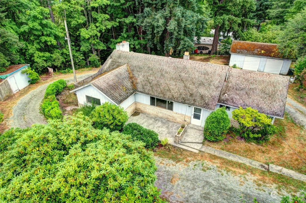 Photo of 16127 88th Avenue NE, Kenmore, WA 98028 (MLS # 2144570)