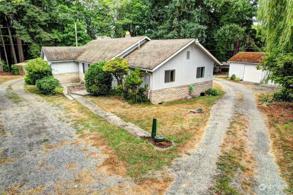 Photo of 16127 88th Avenue NE, Kenmore, WA 98028 (MLS # 2144570)