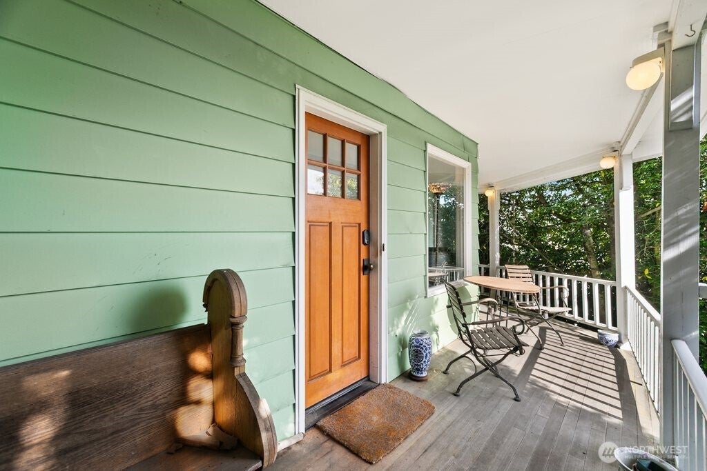Photo of 2112 NE 55th Street, Seattle, WA 98105 (MLS # 2588282)