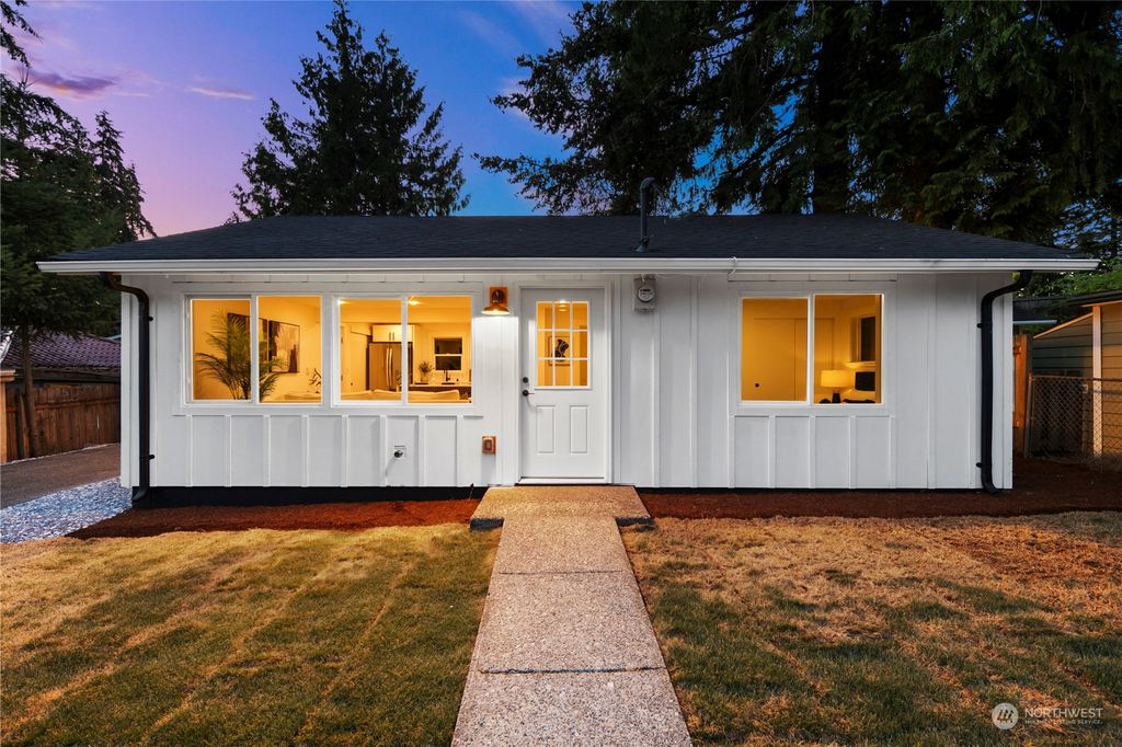 Photo of 3600 NE 7th Place, Renton, WA 98056 (MLS # 2263683)