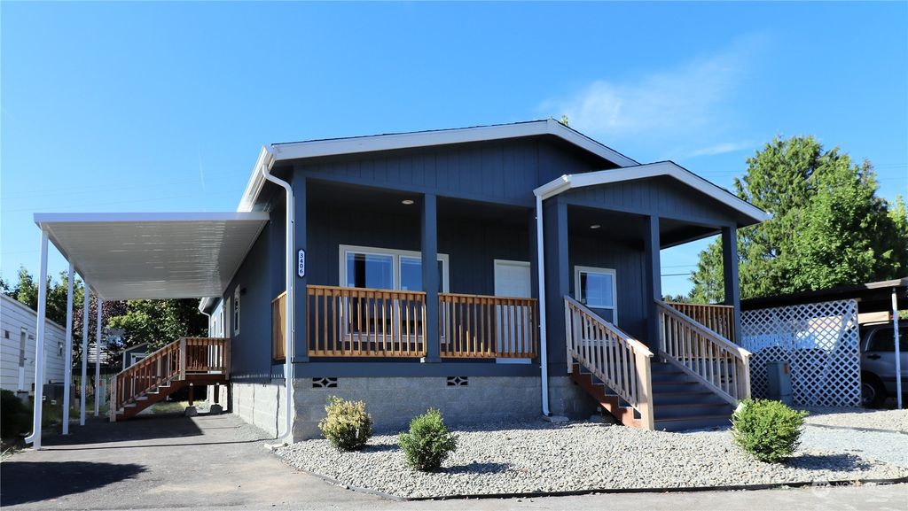 Photo of 3406 S Bow Lake Drive #15, SeaTac, WA 98188 (MLS # 2128826)