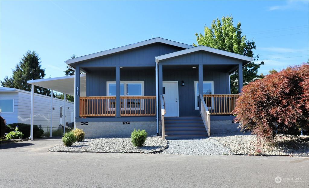 Photo of 3406 S Bow Lake Drive #15, SeaTac, WA 98188 (MLS # 2128826)