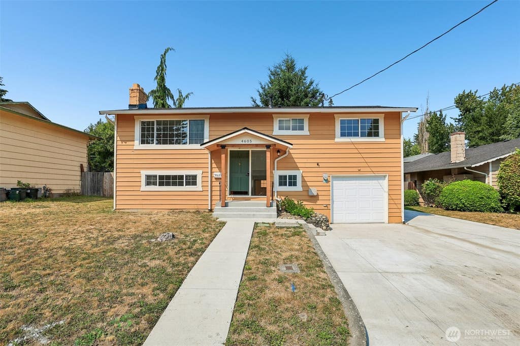 Photo of 4605 224th Place SW, Mountlake Terrace, WA 98043 (MLS # 2568575)