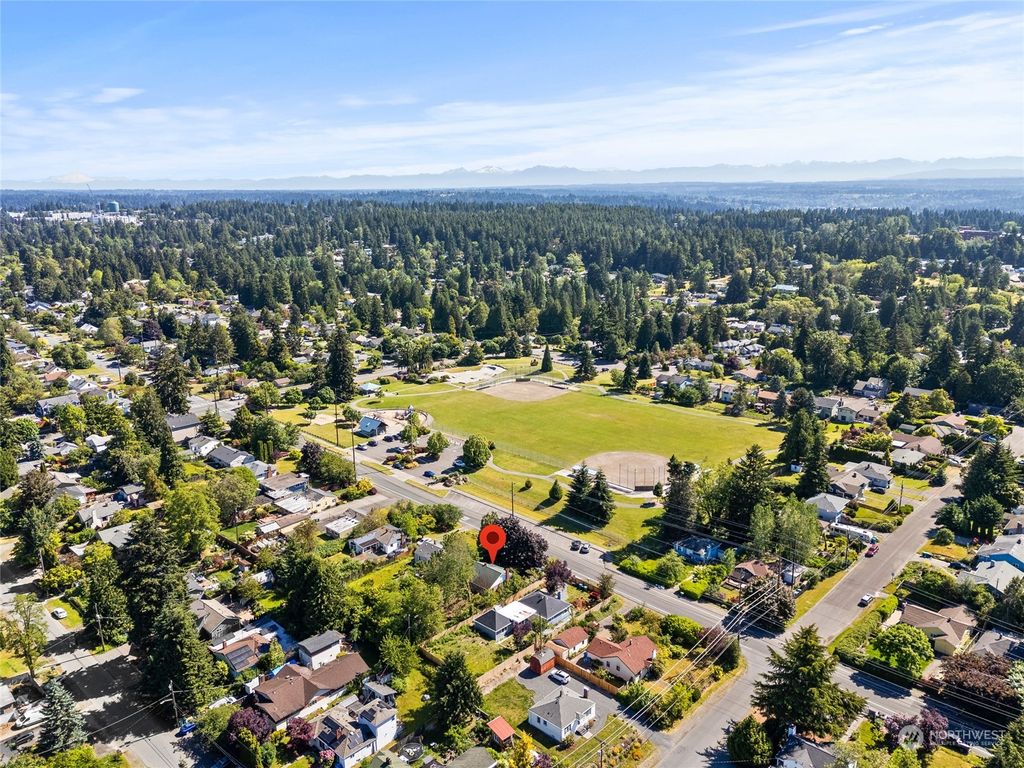 Photo of 15221 8th Avenue NE, Shoreline, WA 98155 (MLS # 2250452)