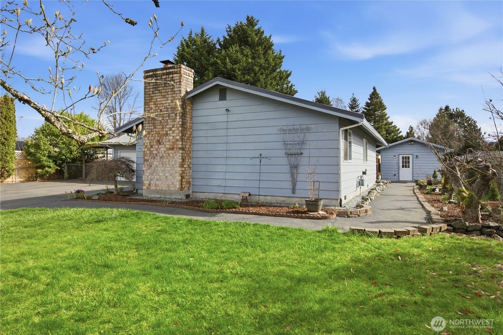 Photo of 107 Butte Avenue, Pacific, WA 98047 (MLS # 2489718)