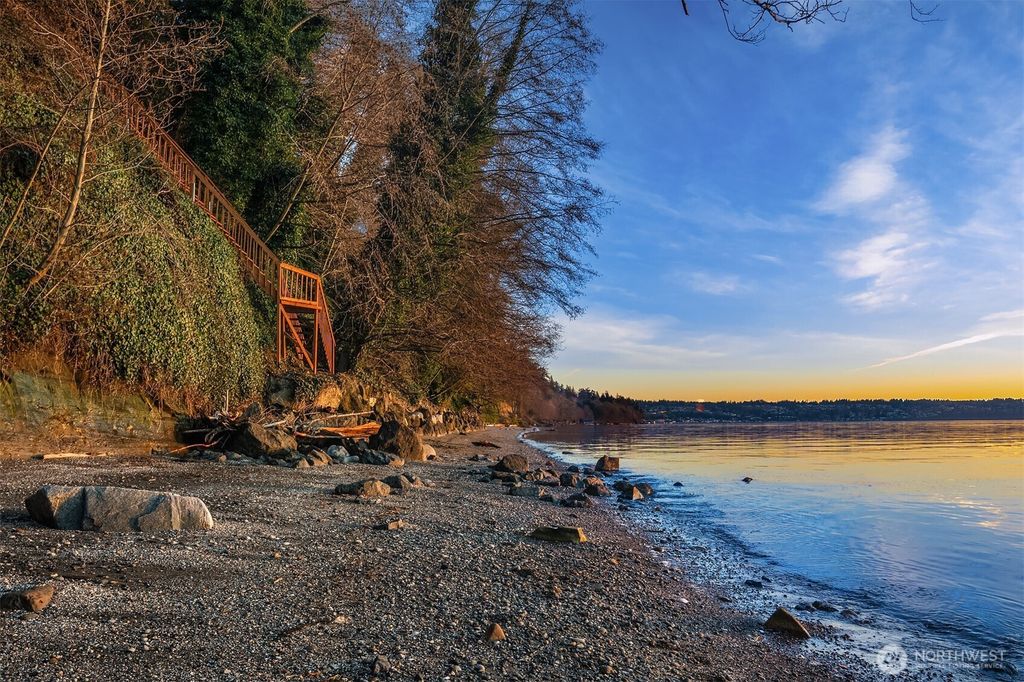 Photo of 24635 8th Avenue S, Des Moines, WA 98198 (MLS # 2473029)