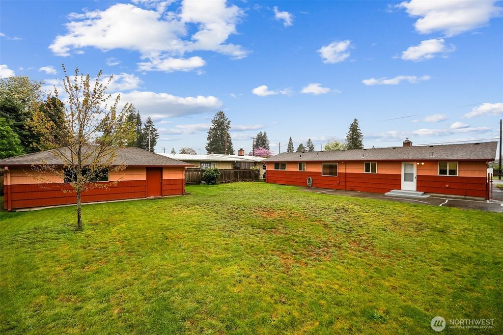 Photo of 1310 21st Street SE, Auburn, WA 98002 (MLS # 2511318)