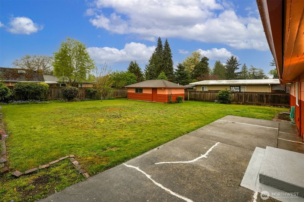 Photo of 1310 21st Street SE, Auburn, WA 98002 (MLS # 2511318)