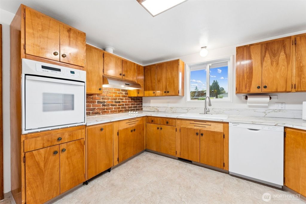 Photo of 1310 21st Street SE, Auburn, WA 98002 (MLS # 2511318)