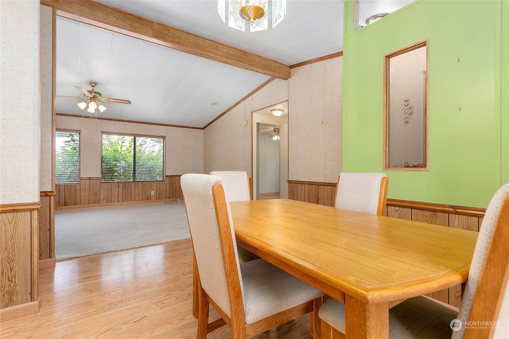 listing image 9368624673376148391