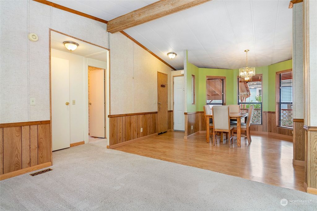 listing image 9366251222856498324