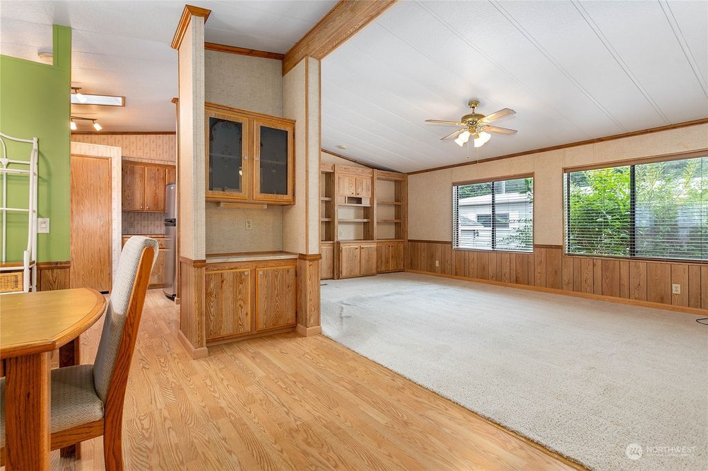 listing image 9362070146026841131