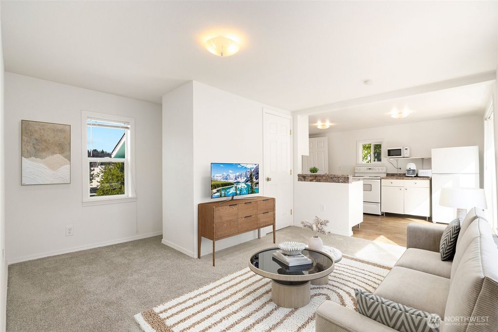 Photo of 3813 37th Avenue S, Seattle, WA 98118 (MLS # 2365997)