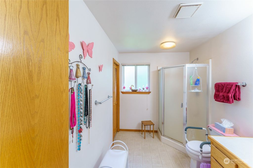 listing image 9362875041364939575