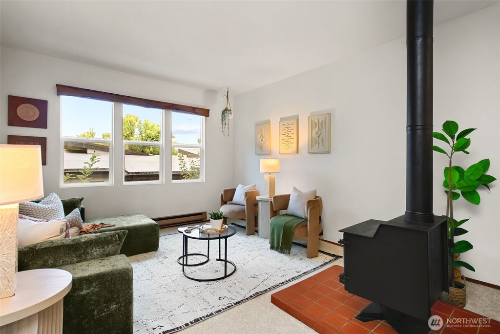 Photo of 201 28th Avenue, Seattle, WA 98122 (MLS # 2583453)