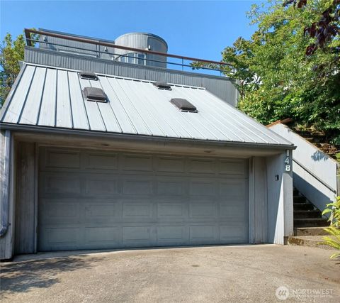 148 NW 59 Street Seattle WA 98107