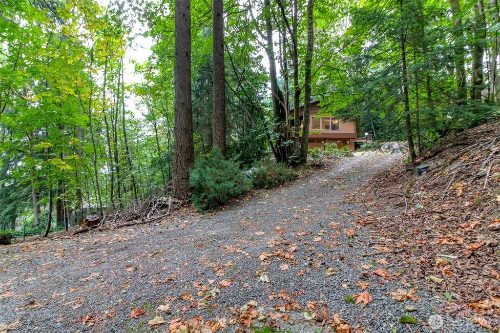 Photo of 4917 145th Avenue SE, Bellevue, WA 98006 (MLS # 2573027)