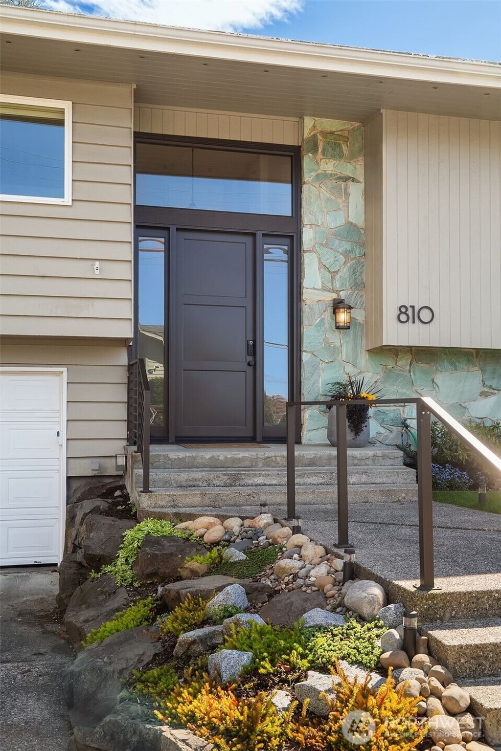 Photo of 810 Walnut Street, Edmonds, WA 98020 (MLS # 2503317)