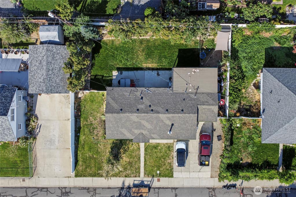 Photo of 1312 Poe Street, Wenatchee, WA 98801 (MLS # 2573040)