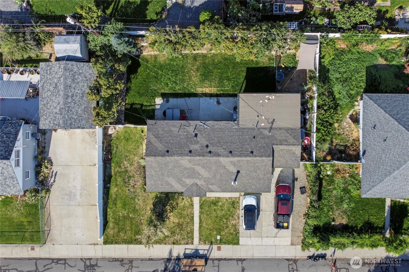 1312 Poe Street