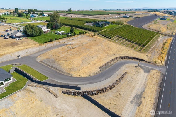 1 COLUMBIA BLUFF LN LOT 9, PASCO, WA 99301 - Image ed4e35cb042dde31aff61bc6e46213ec/3473019640