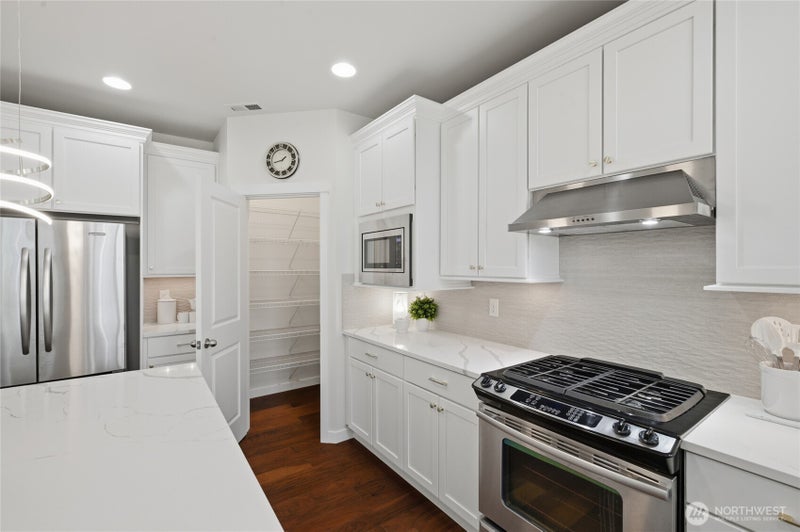 10398 243rd Court NE