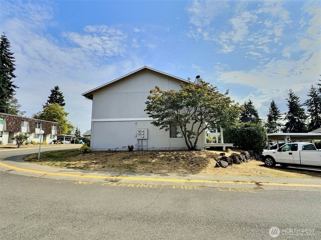 Photo of 115 S 339th Circle, Federal Way, WA 98003 (MLS # 2435784)