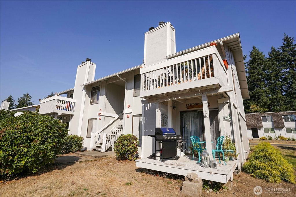 Photo of 115 S 339th Circle, Federal Way, WA 98003 (MLS # 2435784)