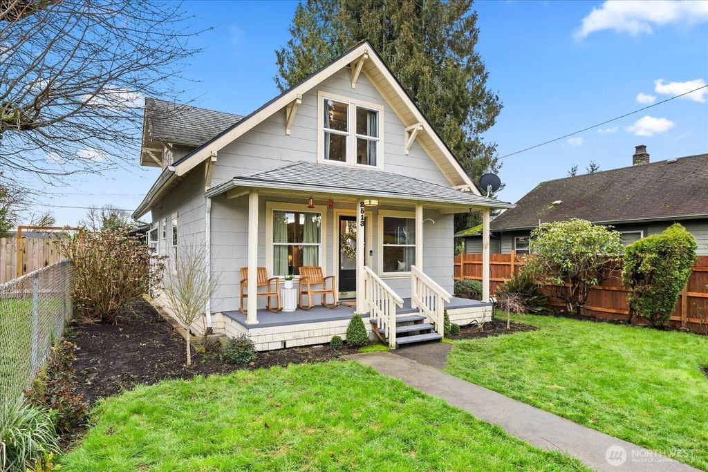 Photo of 2513 Cleveland Avenue, Everett, WA 98201 (MLS # 2492691)