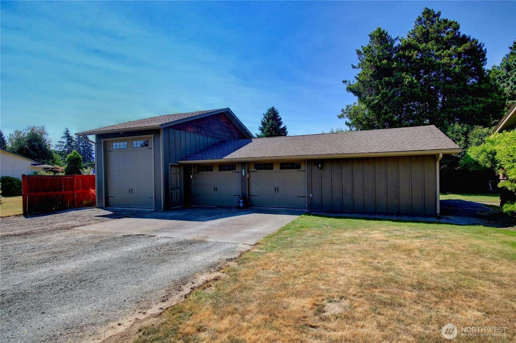 Photo of 21264 Plaza Drive, Sedro Woolley, WA 98284 (MLS # 2545948)
